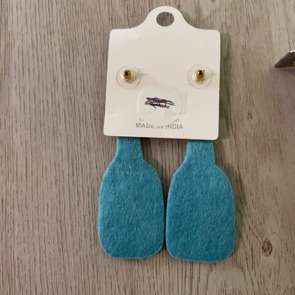 • Champagne Earrings • - Picture 3 of 4